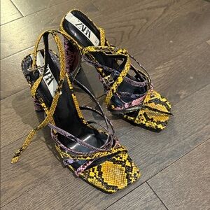 Zara Women's Yellow and Pink Strappy Heels